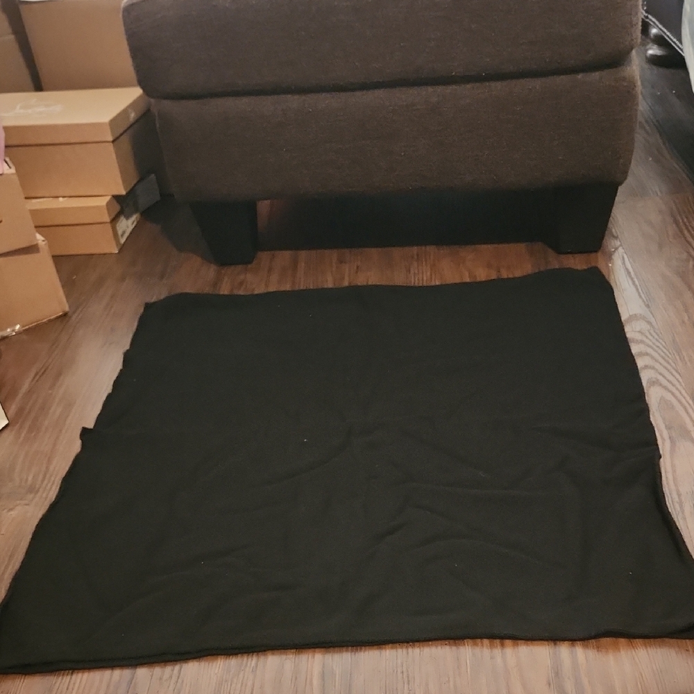 NEW Johnstons Of Elgin Black Cashmere Poncho